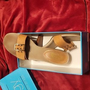 Aerology Buckle Strap Sandals size 10 Camel color